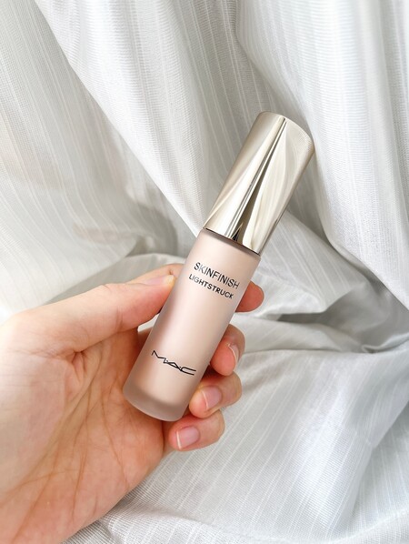 スキンフィニッシュ ライトストラック リキッド ハイライター | マック