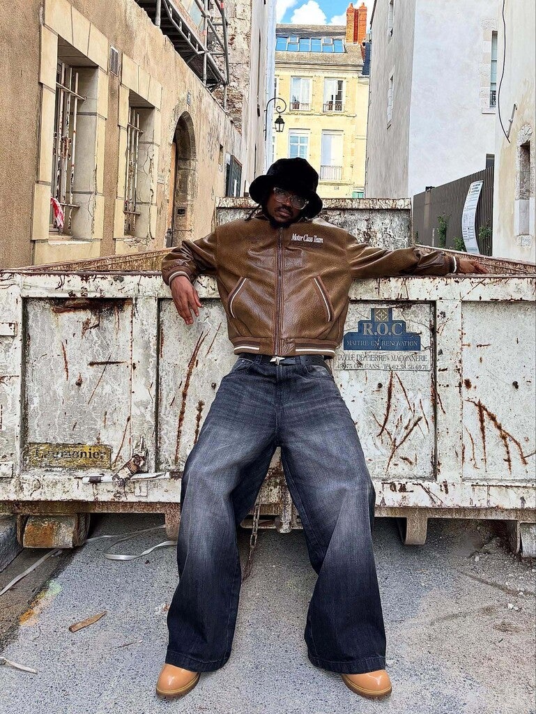 Balloon fit cloth pants with darts