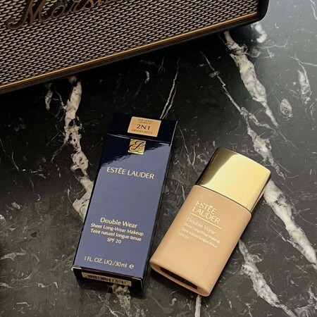 Re-Nutriv Ultra Radiance Serum Creme Makeup | Estée Lauder Hong Kong