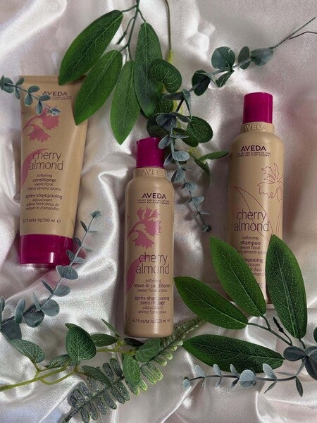 チェリー アーモンド シリーズ ソフトニング シャンプー | アヴェダ