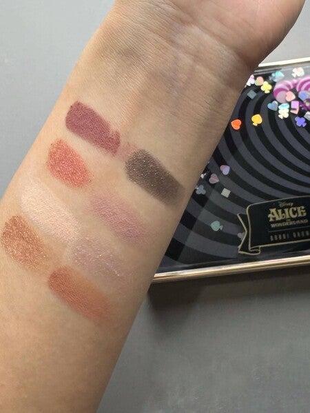 アリス イン ワンダーランド アイシャドウ パレット | ボビイ ブラウン