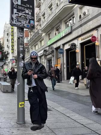 Džíny baggy s cvočky