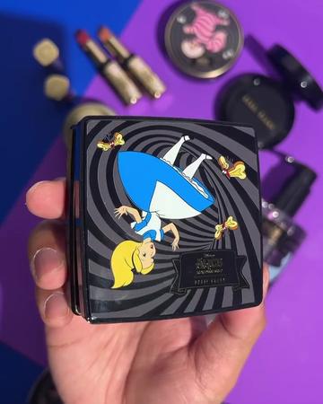 シアーフィニッシュ プレストパウダー | ボビイ ブラウン Bobbi Brown