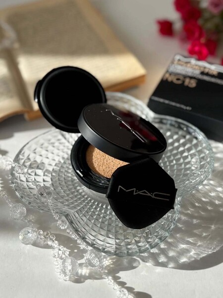 スタジオ パーフェクト SPF 15 モイスチャー ファンデーション