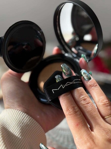 スタジオ パーフェクト SPF 15 モイスチャー ファンデーション