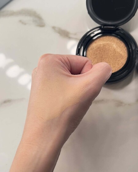 スタジオ パーフェクト SPF 15 モイスチャー ファンデーション