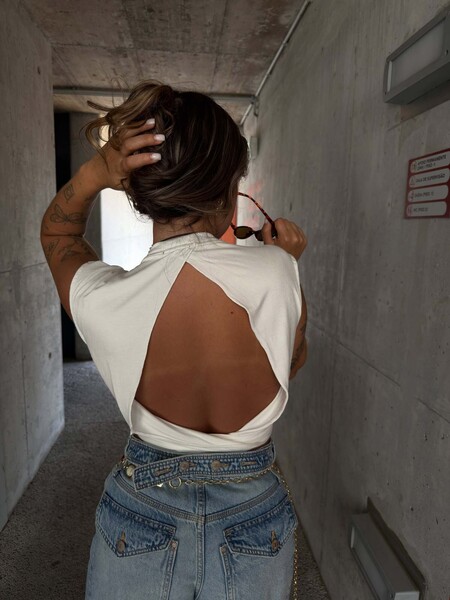 Round neck top with back knot - Women | Bershka